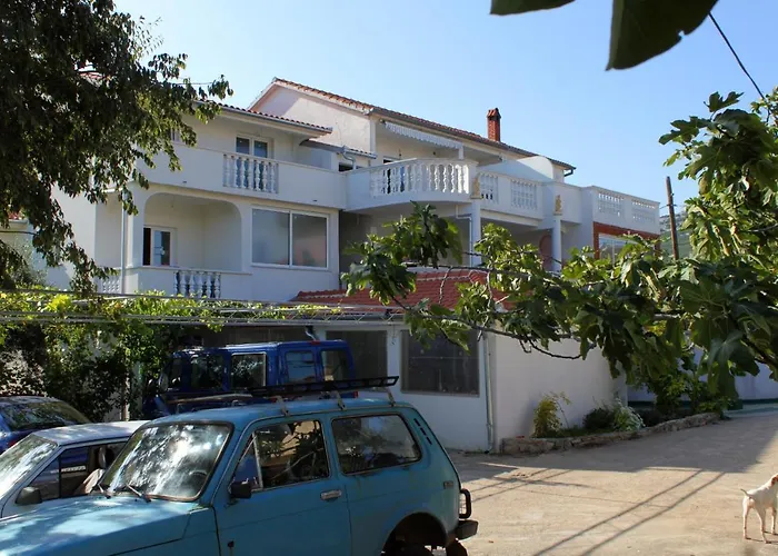 Photo de Apartments And Rooms With Parking Space Mrljane, Pasman - 299 Mali Pašman