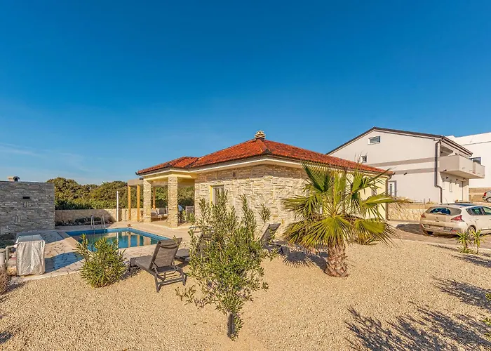 صورة Gorgeous Home In Mandre With Wifi