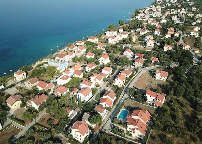 fotos do Villa Clara In Kozino With Pool