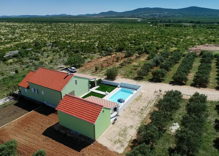 Green Escape Holiday House By Villas Guide Vuksic 사진